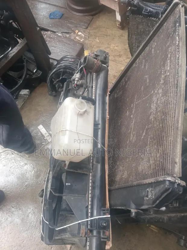 Suzuki Grand Vitara Radiator Fan Assembly - 1