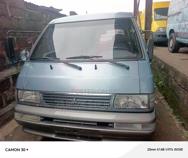 Mitsubishi L300 Delica Bus 2010 Sky Blue - 1
