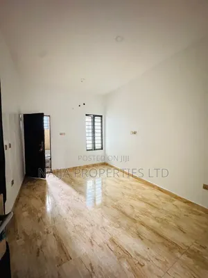 4 Bedroom En-suite Townhouse for Rent in Lekki County, Ikota