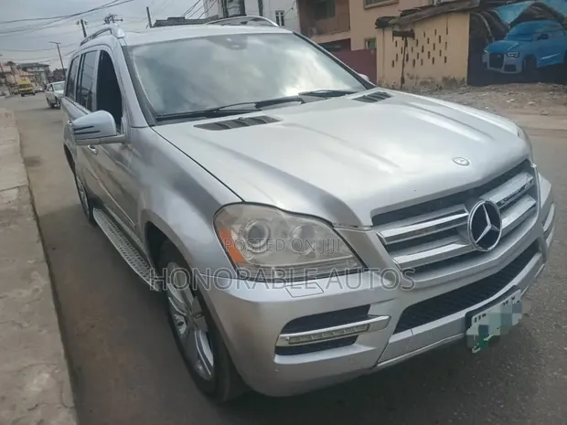 Mercedes-Benz GL 450 2011 Silver - 1