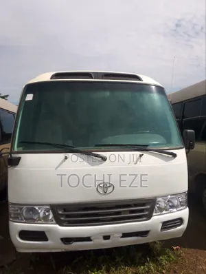 Toyota Coaster Bas 2013 Fari