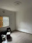 Gidan haya mai dakuna 3 da kayan daki a Baale, Abule Egba - 5