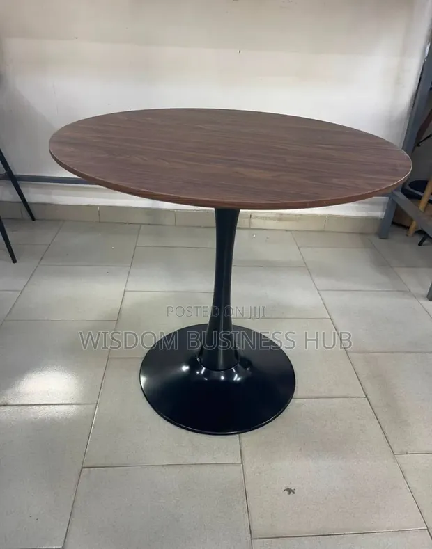 Tulip Pedestal Coffee Table - 1