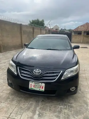 2010 Toyota Camry XLE Sedan