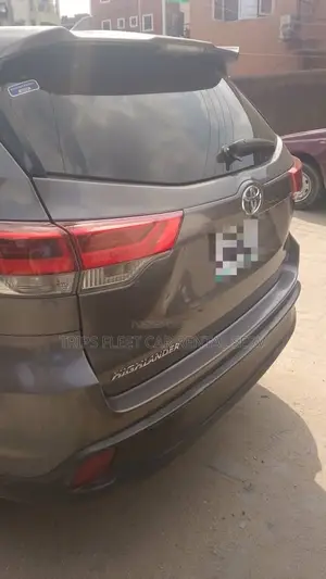 Toyota Highlander for Rent - Security & Luxury Vehicles Available