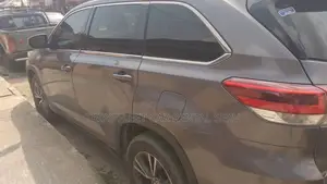 Toyota Highlander don haya - Tsaro da Motoci masu alfarma akwai