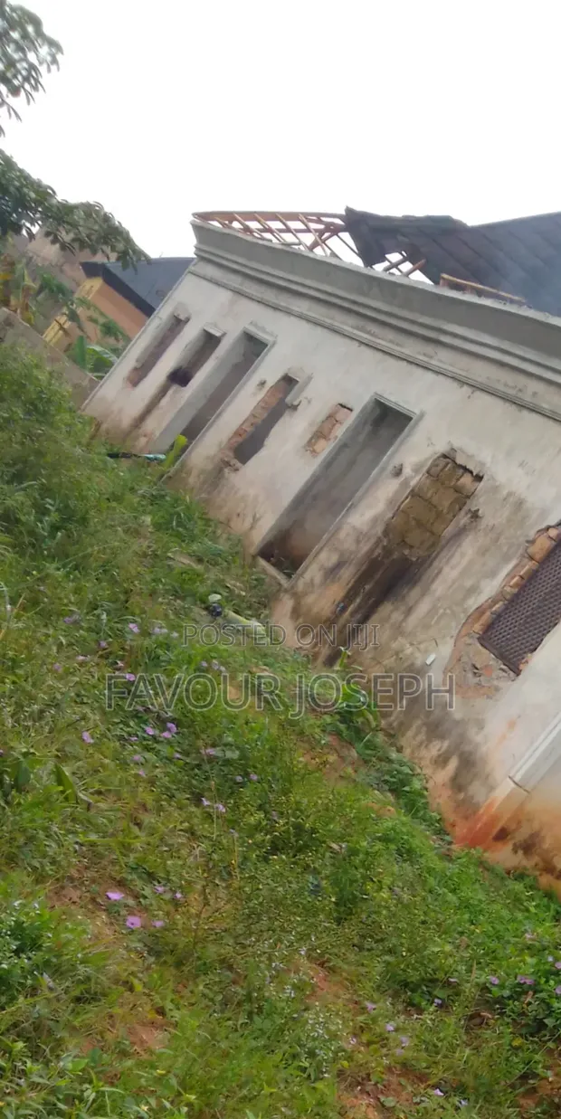 Gidaje 6 na Sayarwa a Benin City - 1
