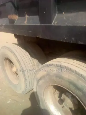 Used Mack LR Dump Truck - 1982