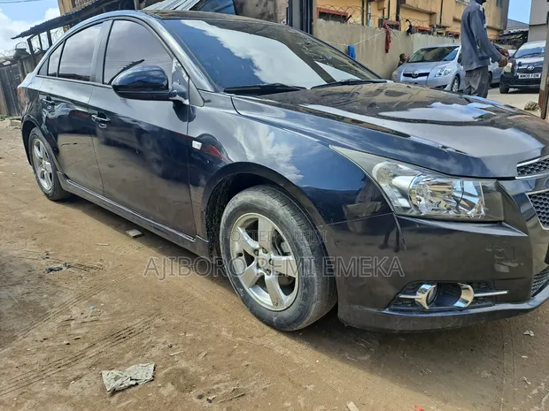 Chevrolet Cruze 2011 Black - 1