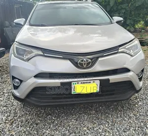 2018 Toyota RAV4 XLE SUV AWD