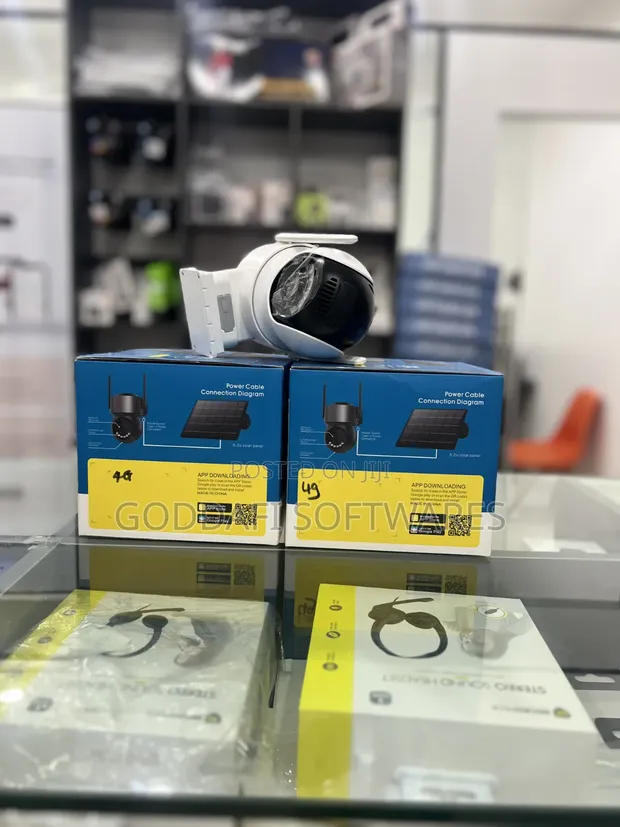 AOV 24H Battery-Powered 4G Solar Camera - 1