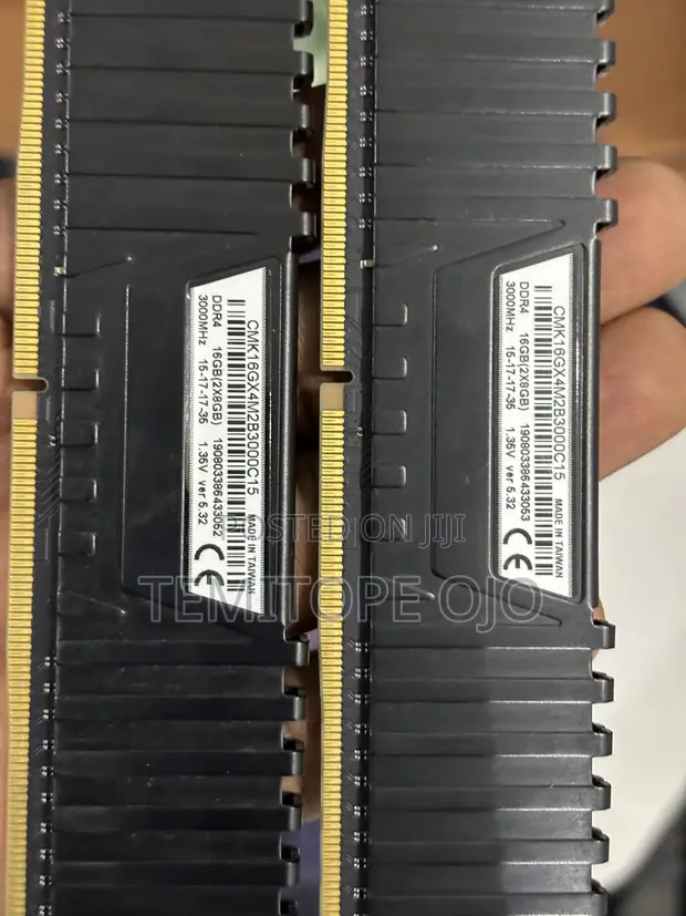 Corsair Vengeance 16GB DDR4 RAM Kit (8GB x 2) - 1
