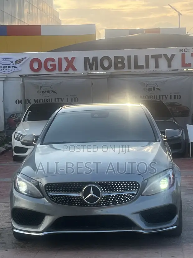 Mercedes-Benz C300 2016 Gray - 1