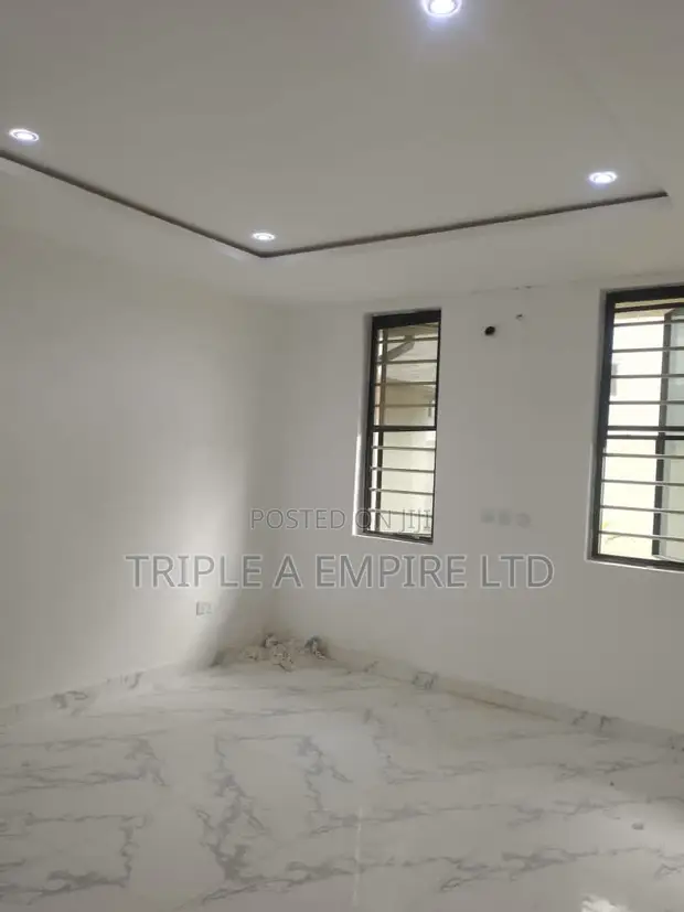 3 Bedroom Apartment for Rent in Jahi - 1