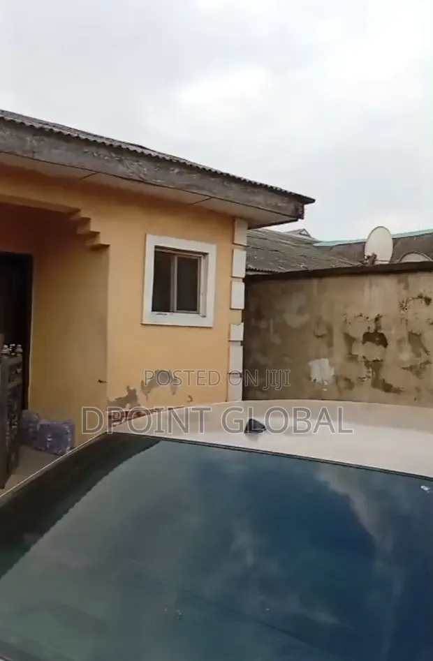 3-Bedroom Block of Flats in Unique Estate, Baruwa - 1
