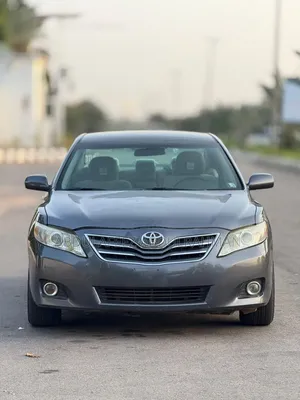 Toyota Camry 2010 Gray - Needs Ajuster Repair