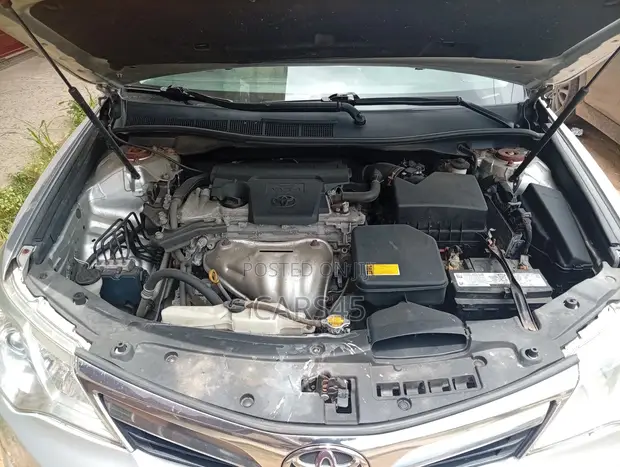 Toyota Camry 2014 Silver - 1