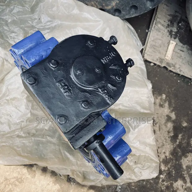 16" CF8M Lug Butterfly Valve with Gearbox - 1
