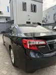 2013 Toyota Camry SE Sedan (2.5L) - Ba Kasafai Aka Yi Amfani Da Ita Ba - 1