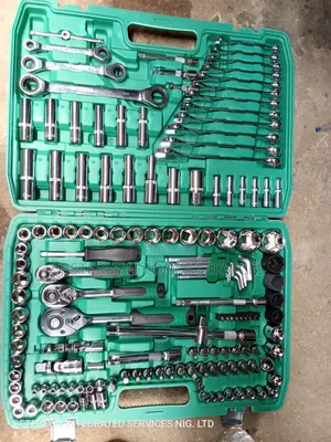 151pcs Socket Set (1/4", 3/8", 1/2" Drive)