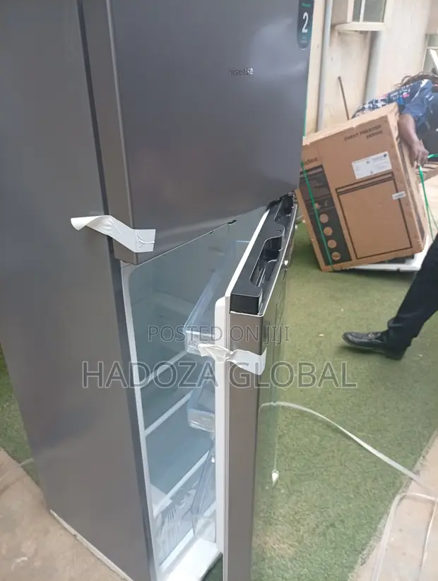 Hisense 205L Double Door Fridge Freezer - 1