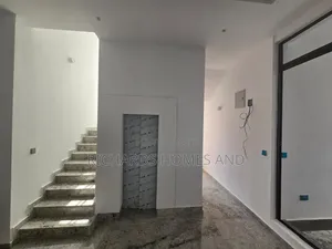 6-Bedroom Duplex don haya a Banana Island, Ikoyi