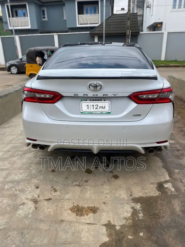 Toyota Camry 2019 White - 1