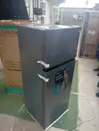 Hisense Firij Mai Ƙofa Biyu 205L Tare da Freezer - 1