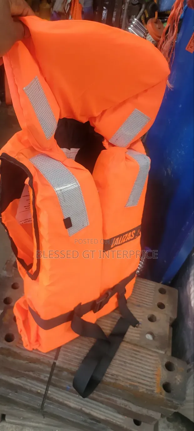 Lalizas Jaket Rayuwa Mai Tsaro - 1