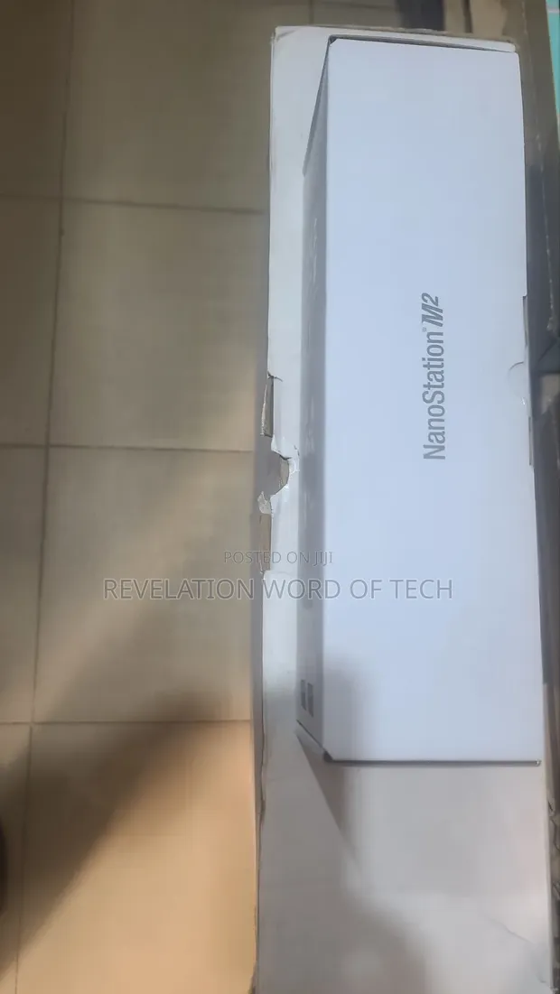 Ubiquiti Networks NanoStation M2 Access Point - 1
