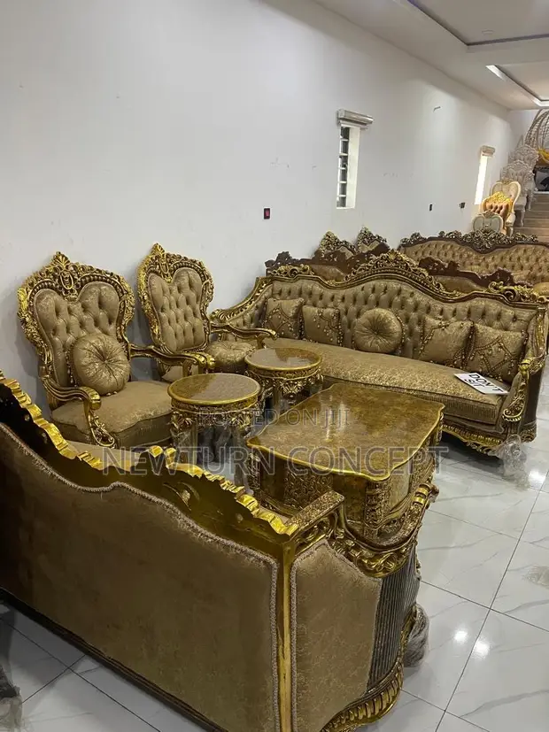 Kursi Sarki na Turkiyya da Tebur - 1