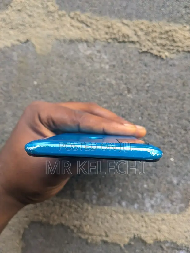 Tecno Spark 5 32GB Blue - 1