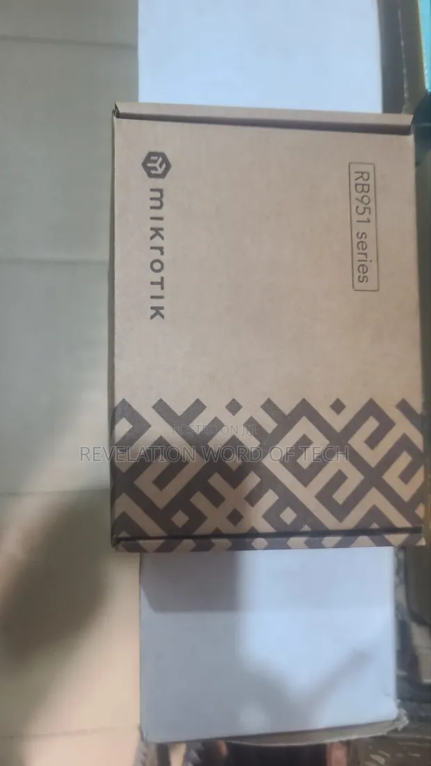 MikroTik Router 951Ui-2HnD - 1