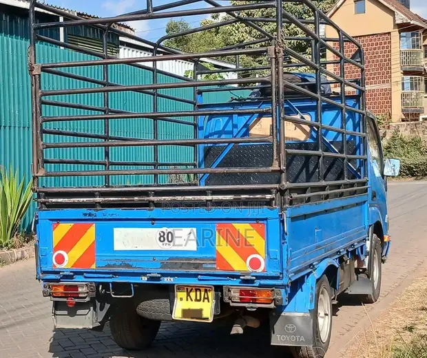 House Clearance & Moving Truck Services - 1