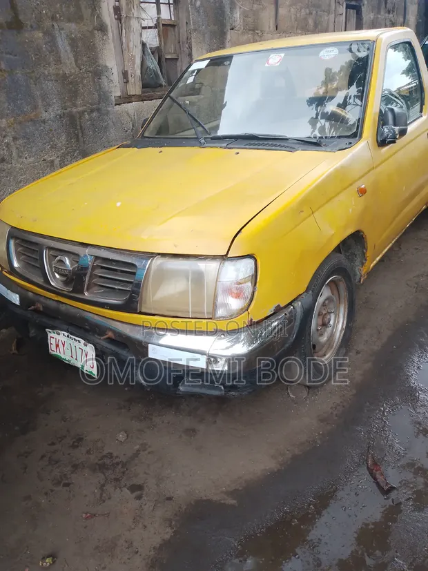 Nissan Vanette Mini Truck 1999 Petrol Yellow - 1