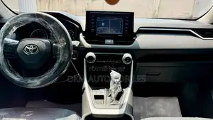 2020 Toyota RAV4 XLE AWD