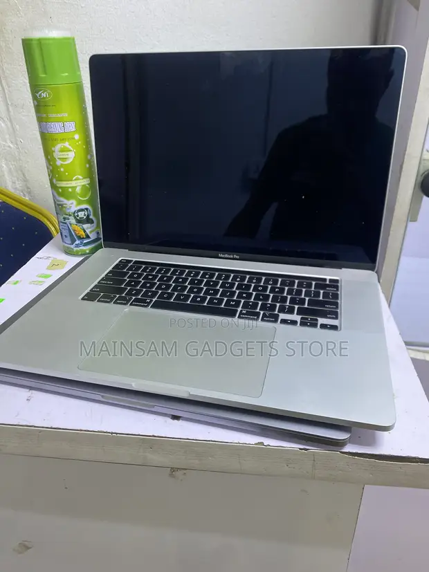 Apple MacBook Pro 2019 16" 16GB RAM, 1TB SSD, Intel Core i9 - 1
