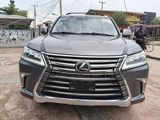 Lexus LX 570 2016 Gray - 1
