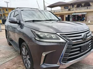 Lexus LX 570 2016 Gray