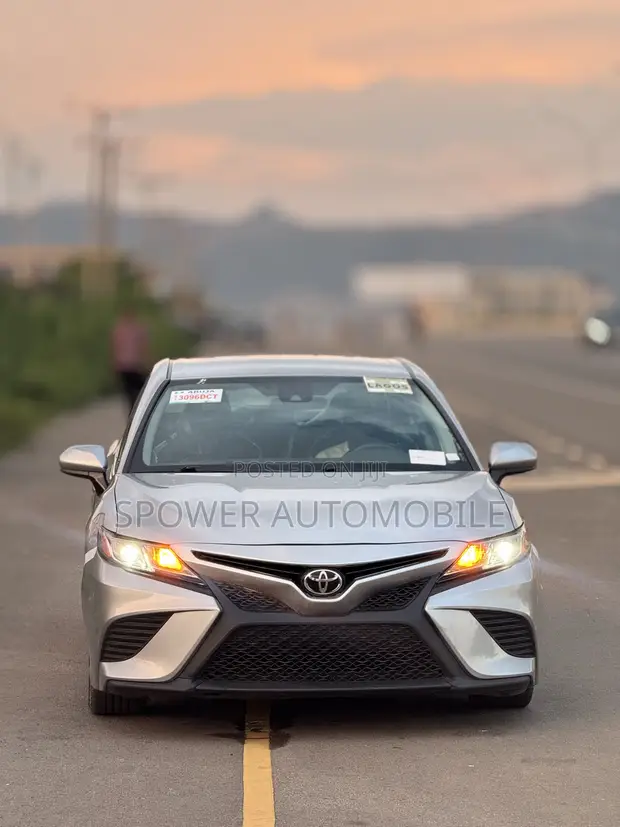 Toyota Camry SE 2019 - 1