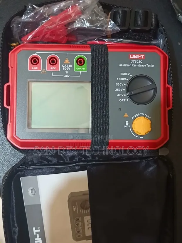 UNI-T UT502C 2.5kV Digital Insulation Tester - 1