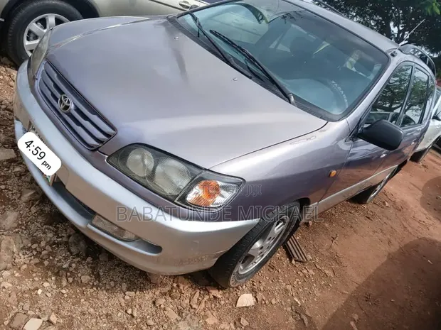 Toyota Picnic 2.0 FWD 2002 Purple - 1