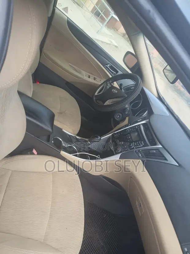 Hyundai Sonata 2011 Gray - 1