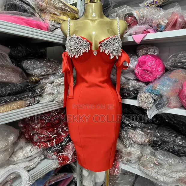 Kyakyawar Bandage Dress Mai Rhinestone - 1