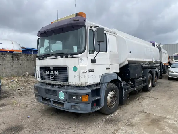 MAN Diesel Tanker 20,000 Liters (2002) - 1