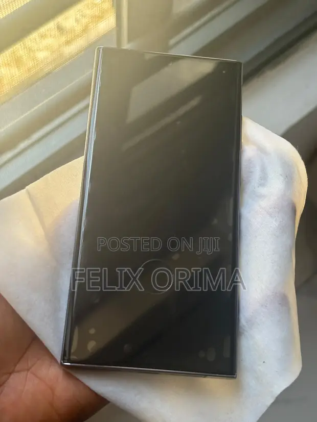 Samsung Galaxy S23 Ultra 256GB Black (Refurbished) - 1