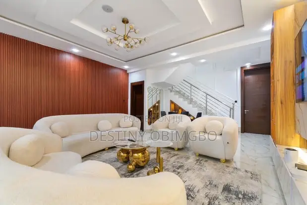 Gidan Kwana 4 Bedroom da Cinema & Pool a Adeniji Jones, Ikeja - 1