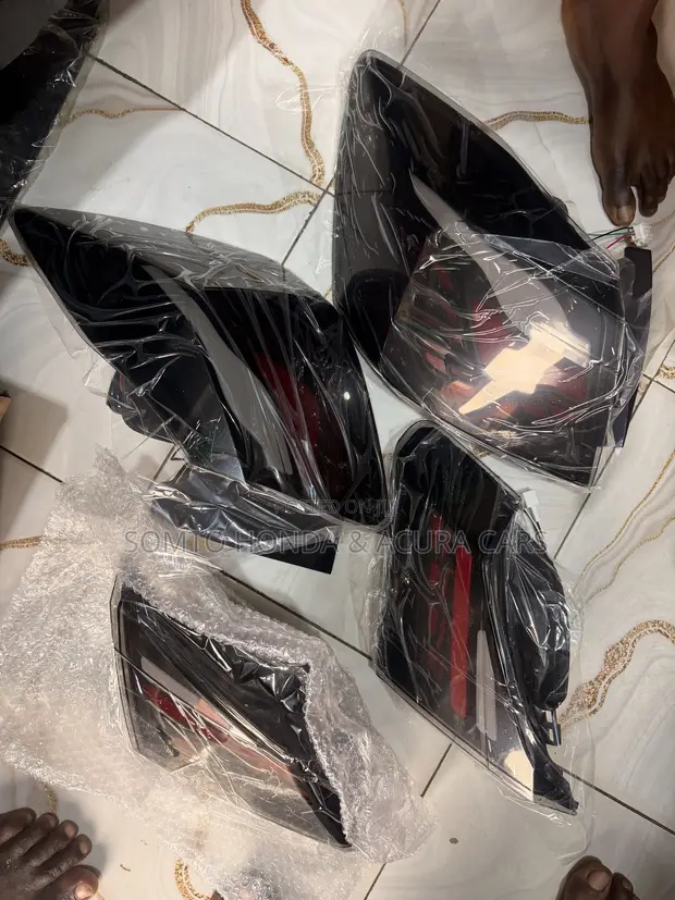 Honda Accord Tail Lights (2016-2017) - 1