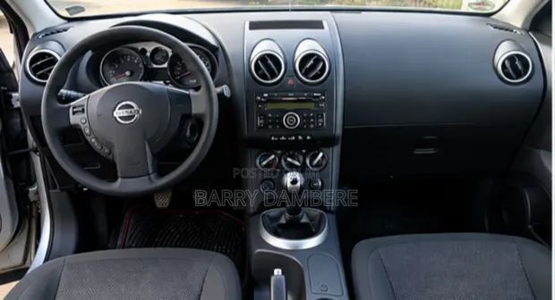Nissan Qashqai 2014 Silver - 1