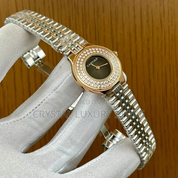 Versace Quality Luxury Ladies Chain Strap Wristwatch - 1